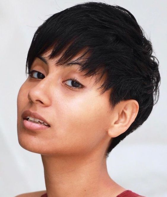 Pixie Haircut Ideas for Round Faces