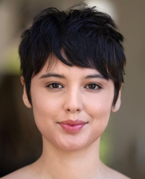 Pixie Haircut Ideas for Round Faces